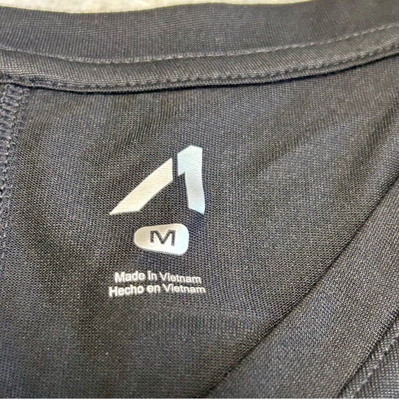 Alive Magnetics Sz M Rich Black Top Yoga Active Wear NWT - Picture 6 of 6